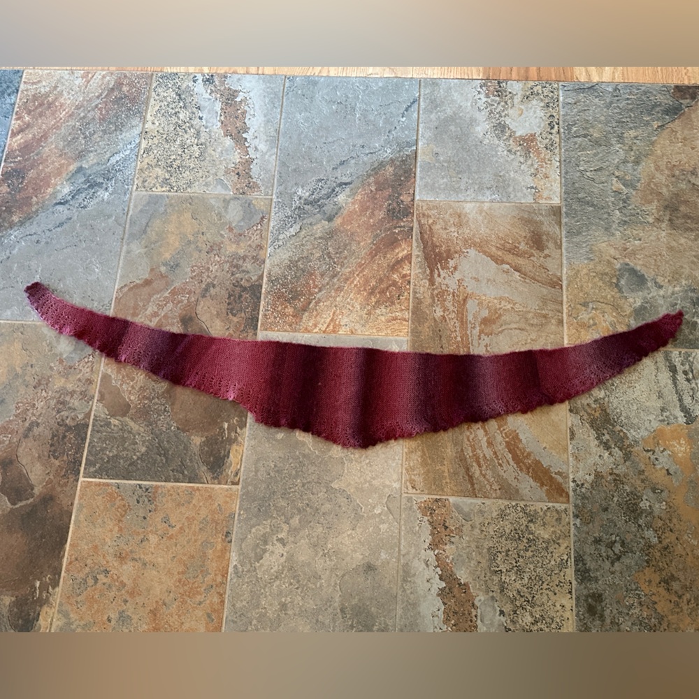 🧶 Hand knit shawl/scarf with lacy edging